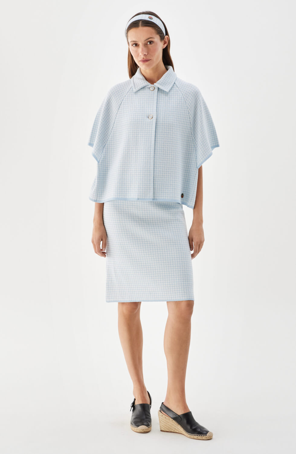 Amelie kort rutig cape ljusblå