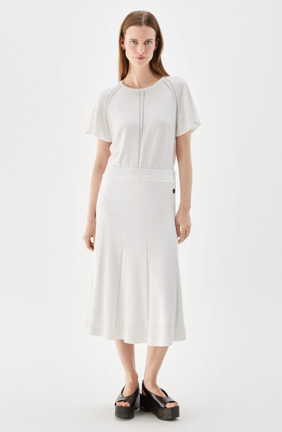 Della stickad midikjol crèmevit