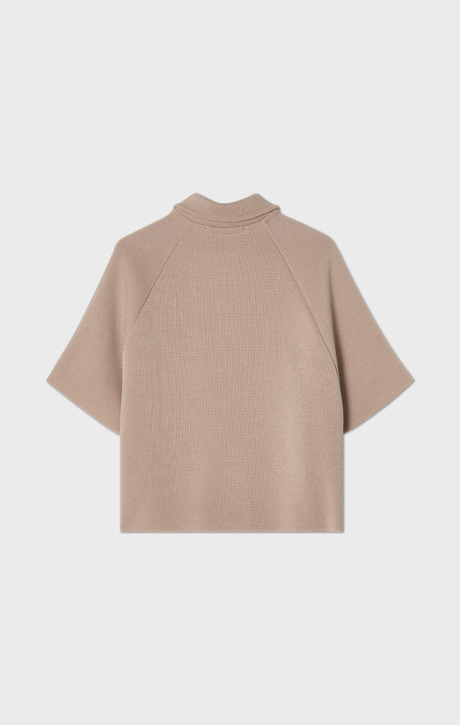 Gertrude kort stickad cape i ull beige