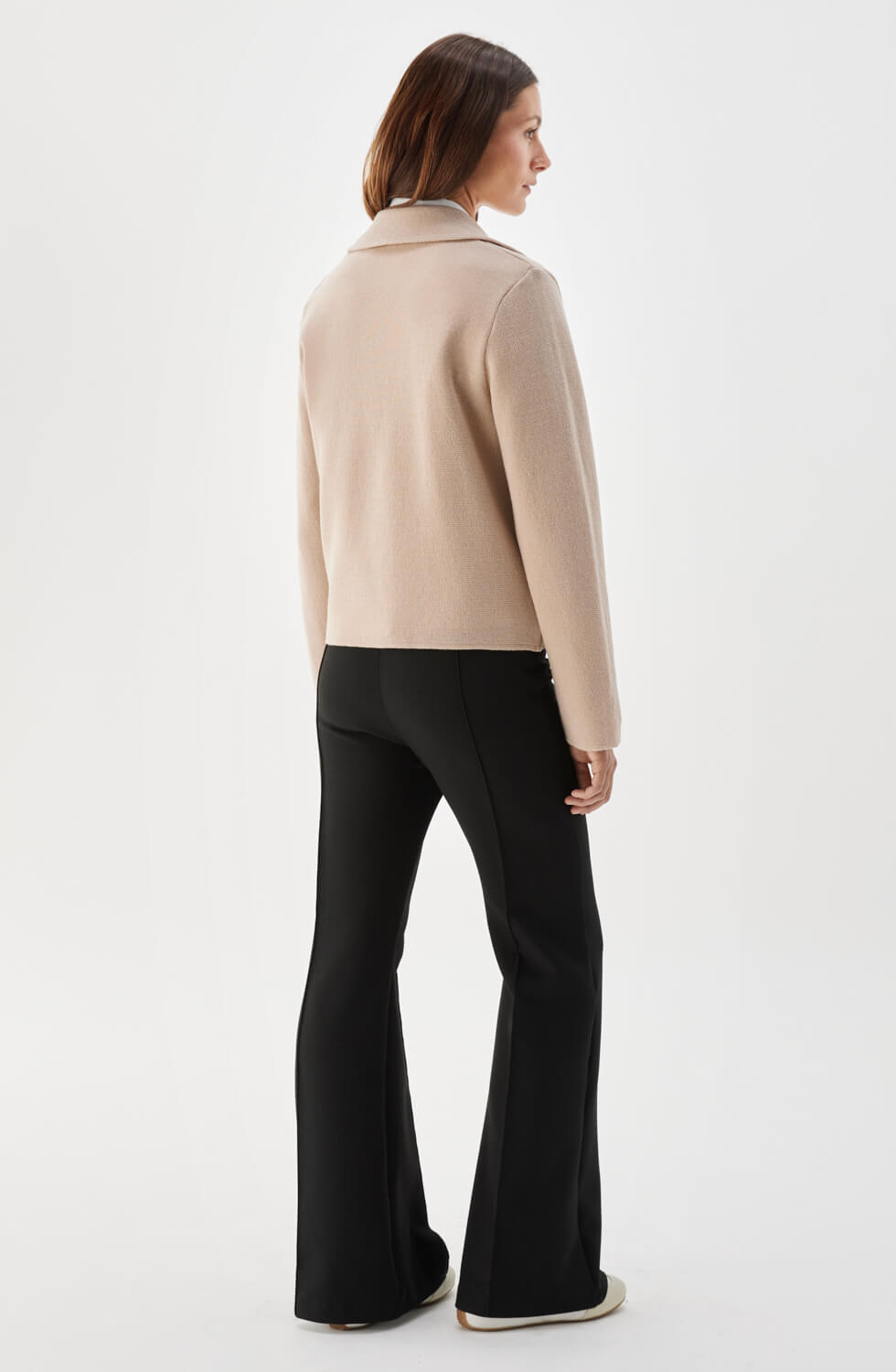 Indra stickad jacka i ull beige