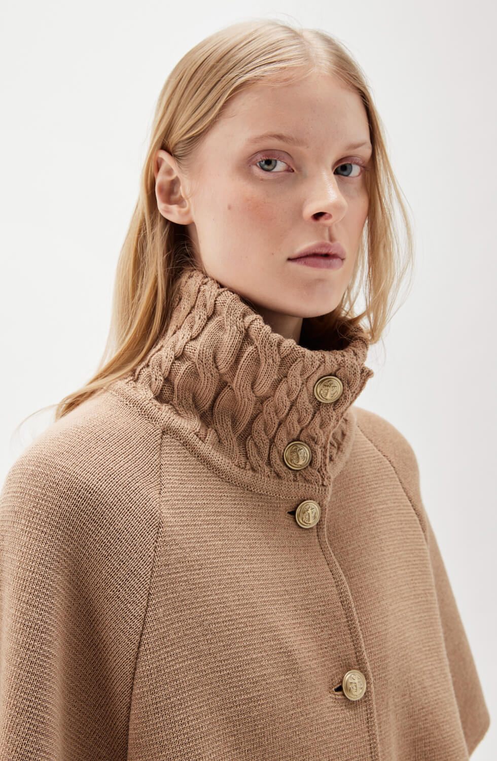 Lisalou Cableknit Collar Cape Salty Caramel