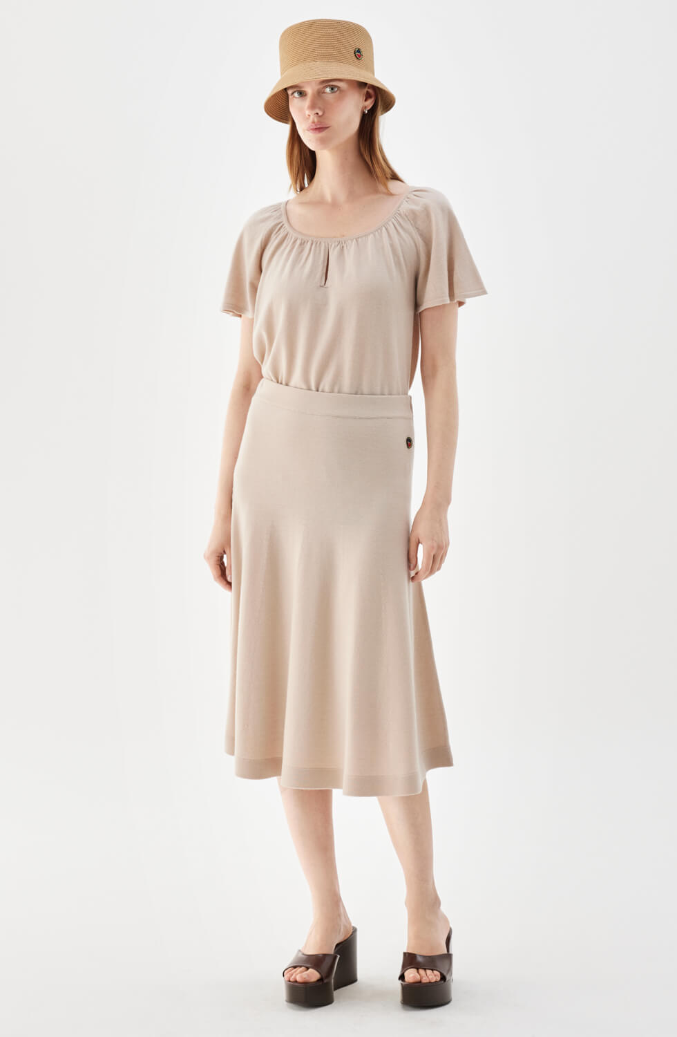 Maja stickad midikjol i merinoull beige