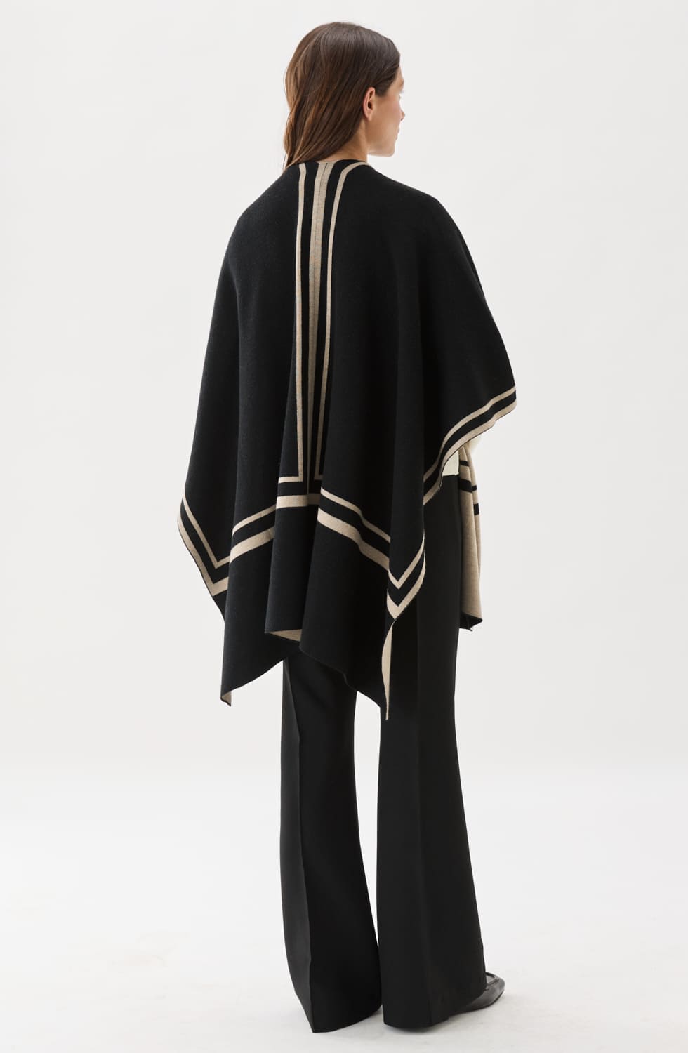 Garbo Poncho Black/Oat