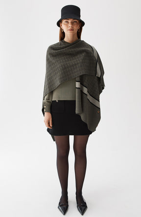 Garnette Poncho Black/Olive
