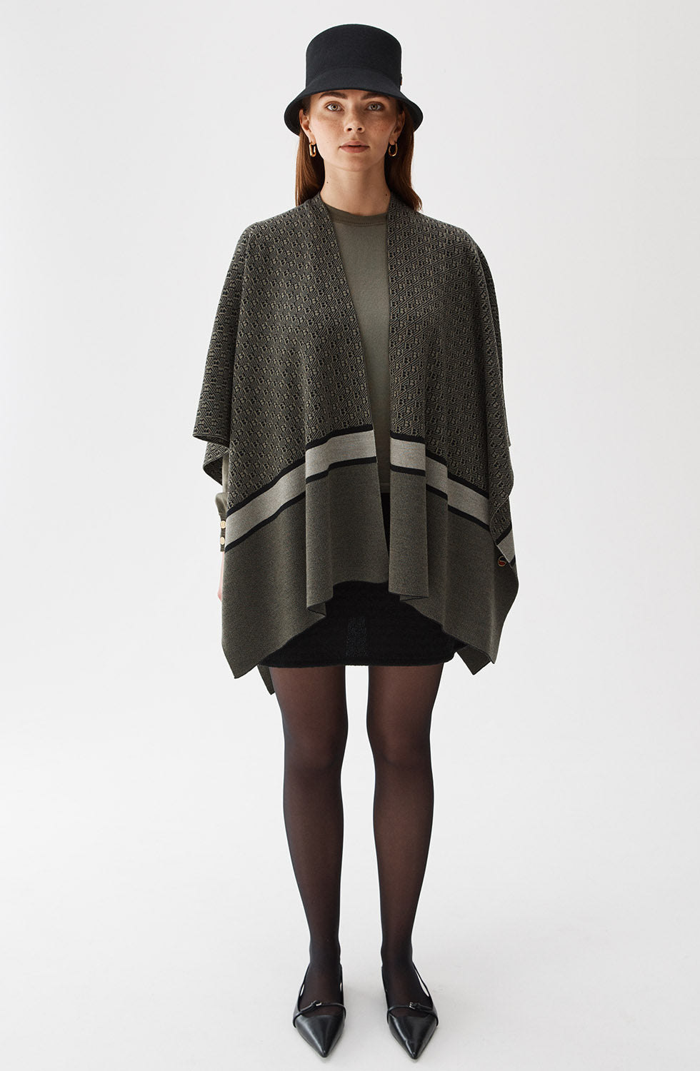 Garnette Poncho Black/Olive